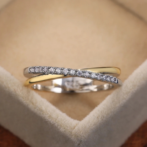 14k gold diamond ring - Picture 2 of 6